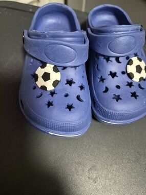 Kids Blue Clog Slippers Size 25 A Size 8.5 To 9 US